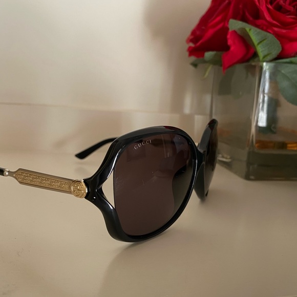 Brand new oversized Gucci sunglasses 🕶 - Picture 13 of 16